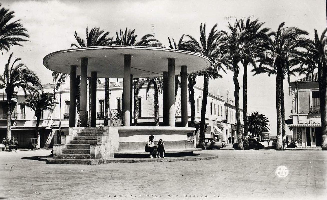 Arzew 506- Place d'Isly COLLECTION DES AMIS DE ND DE SANTA CRUZ.jpg